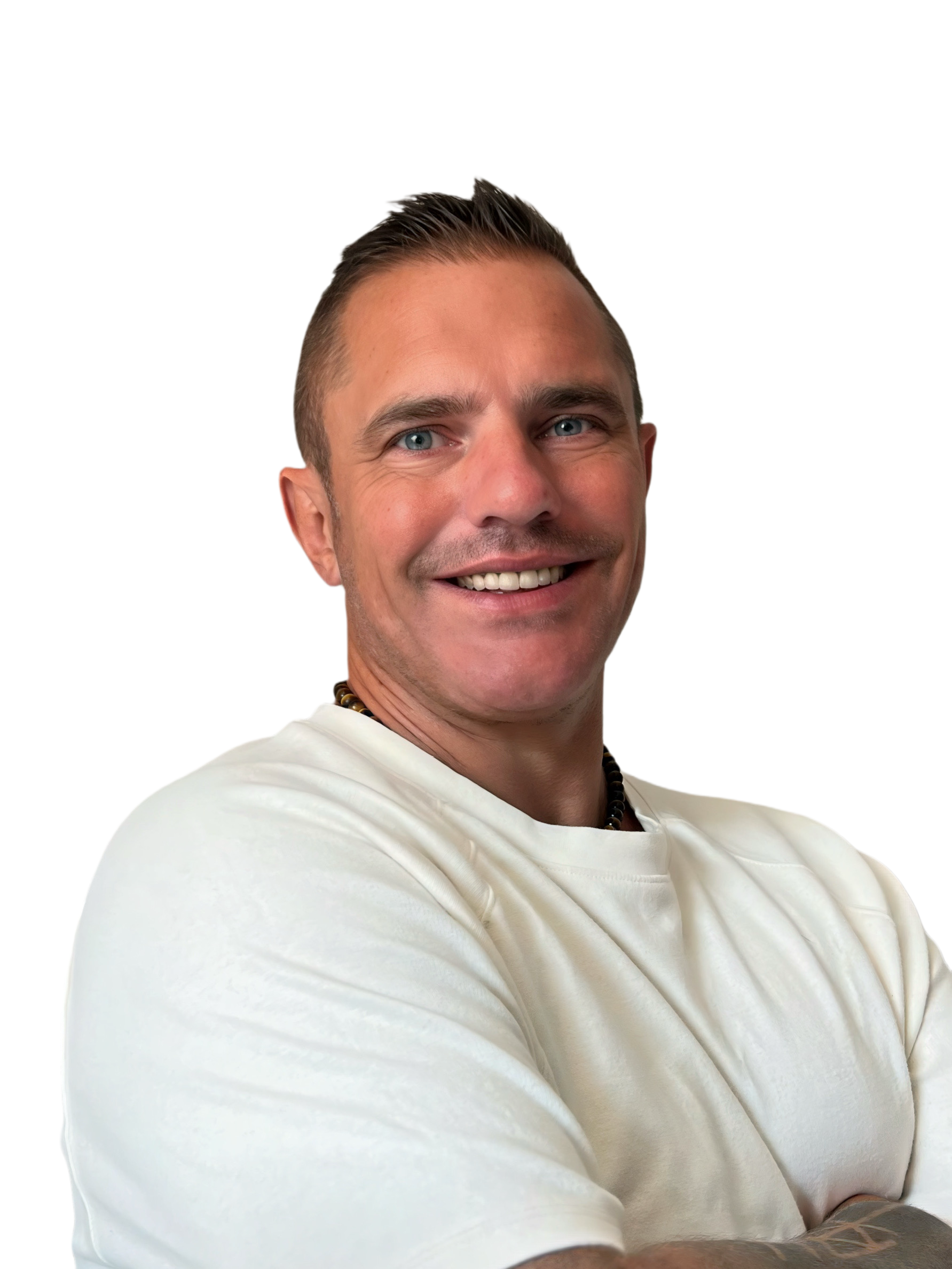 Portrait Samuel LEGRAND avec t-shirt blanc